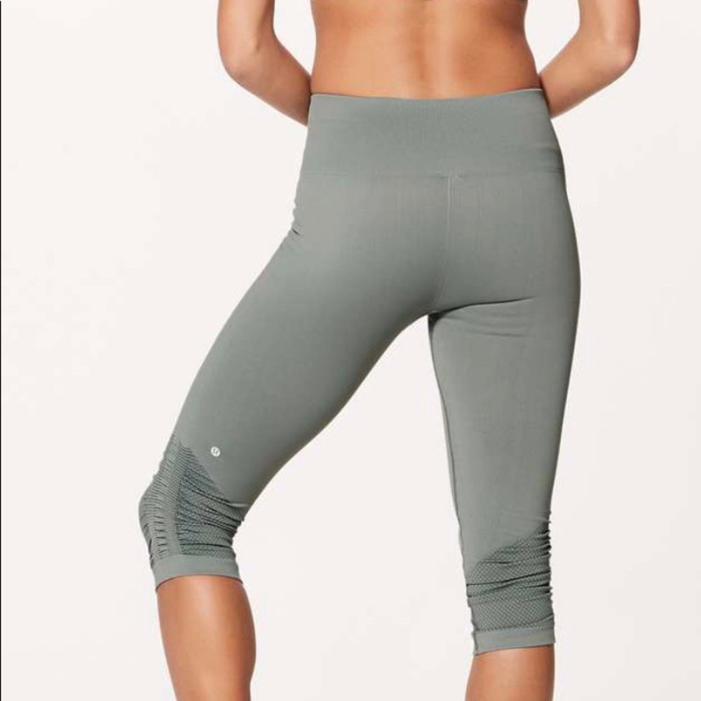 lululemon ‘Awakening Crop’ black yoga pants